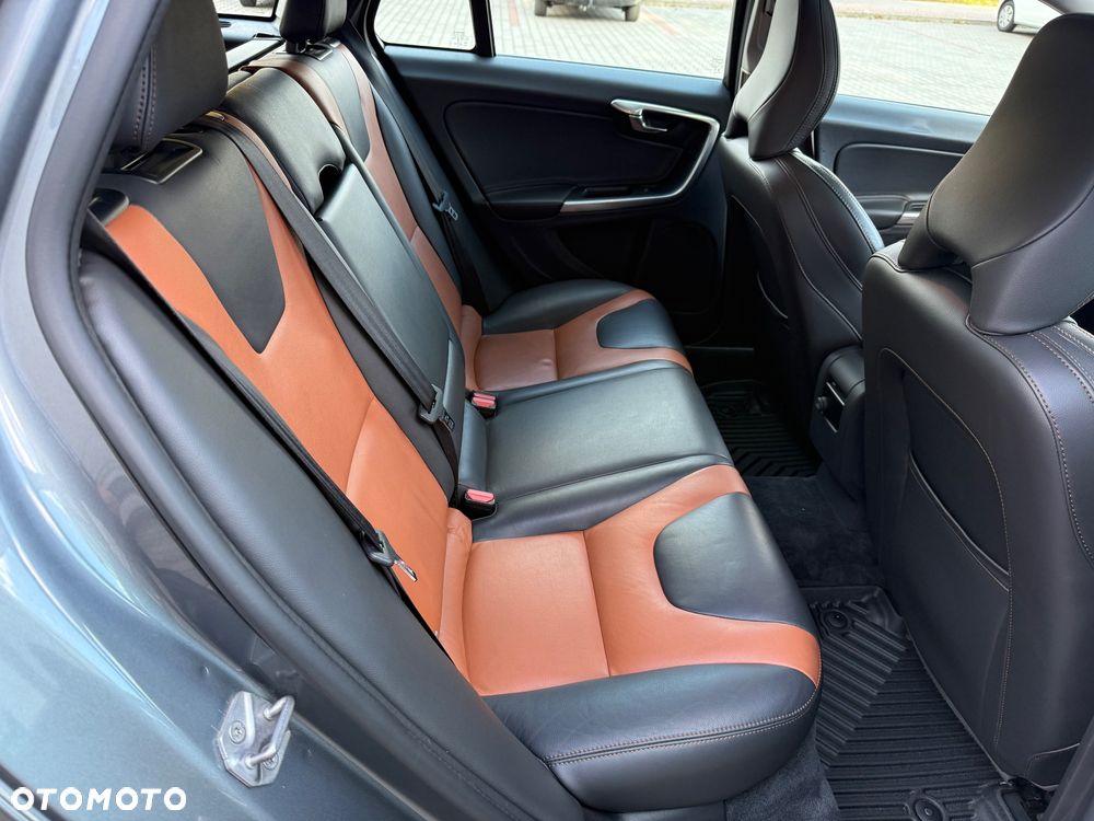 Volvo V60 Cross Country D4 Drive-E Summum - 22