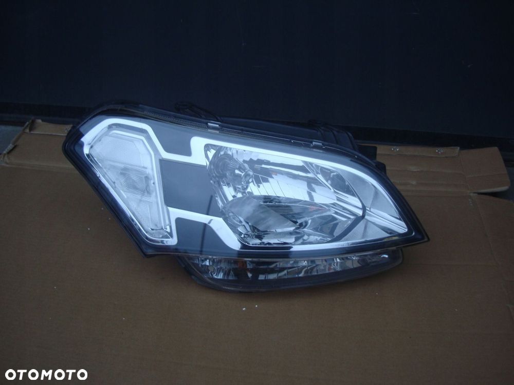 KIA SOUL 09- LAMPA PRAWA PRZEDNIA EUROPA STAN BDB