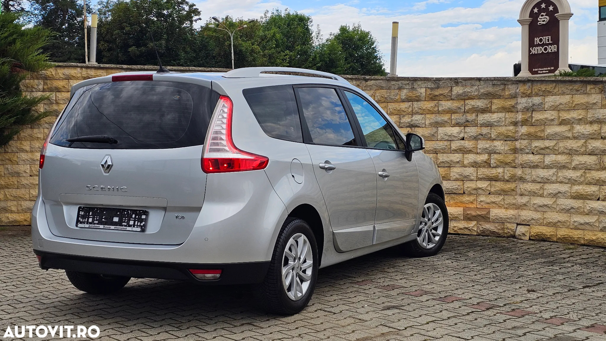 Renault Scenic ENERGY TCe 115 Dynamique - 2