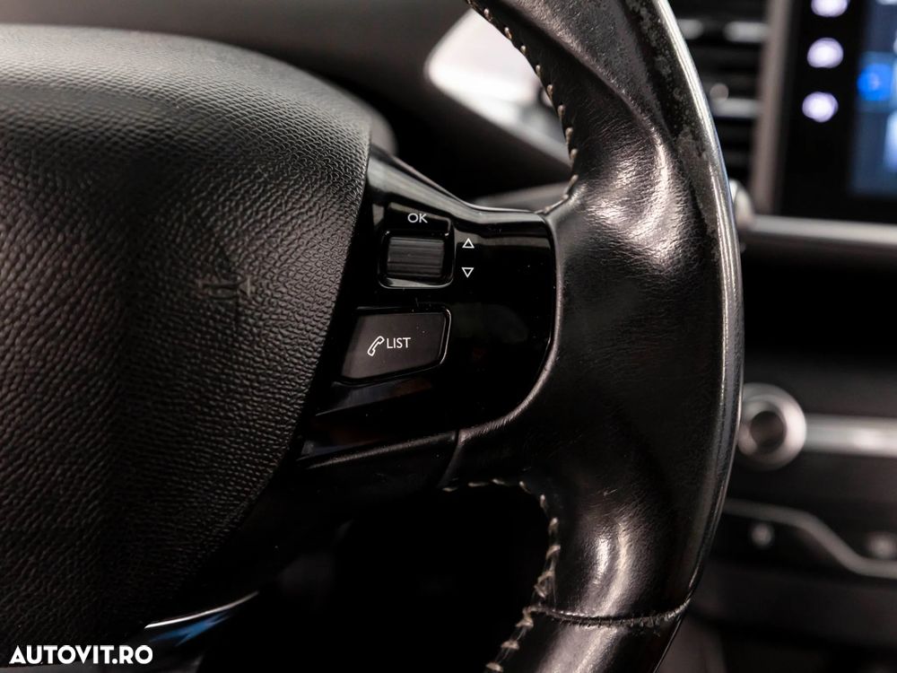 Peugeot 308 1.6 HDI FAP Allure - 16