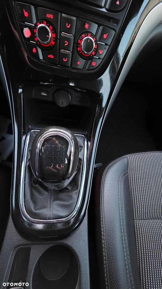 Opel Astra 1.4 T Cosmo - 15