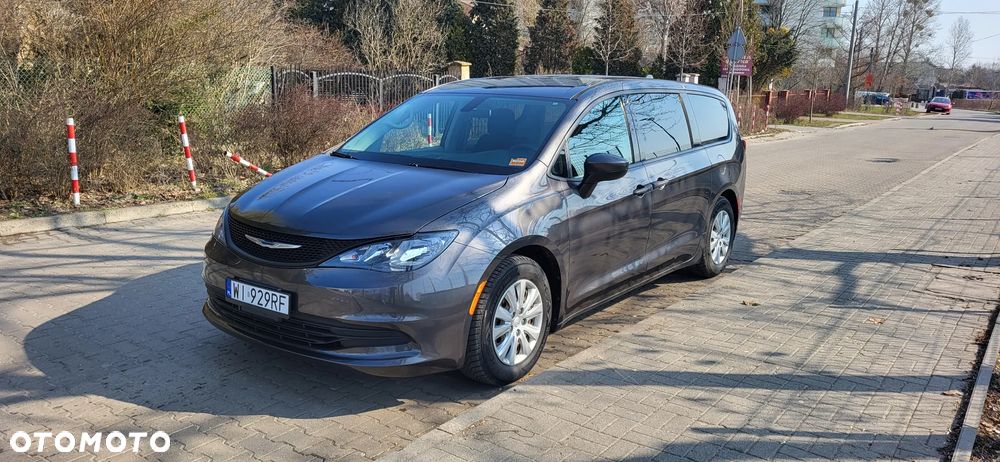 Chrysler Pacifica - 1
