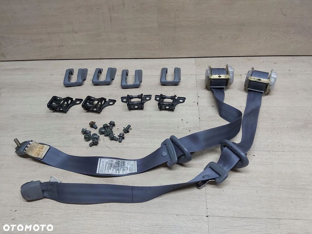 Toyota Rav4 II XA20 pas tył tylny lewy prawy mocowanie fotela VAN 01-03 r - 1