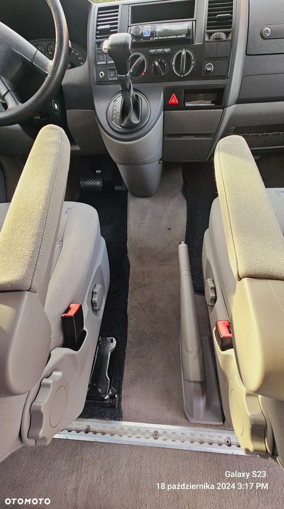 Volkswagen Caravelle - 29