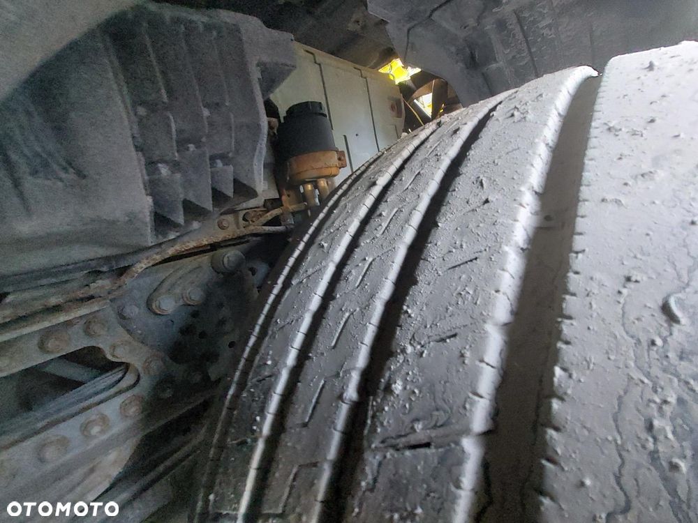 Mercedes-Benz Actros - 9