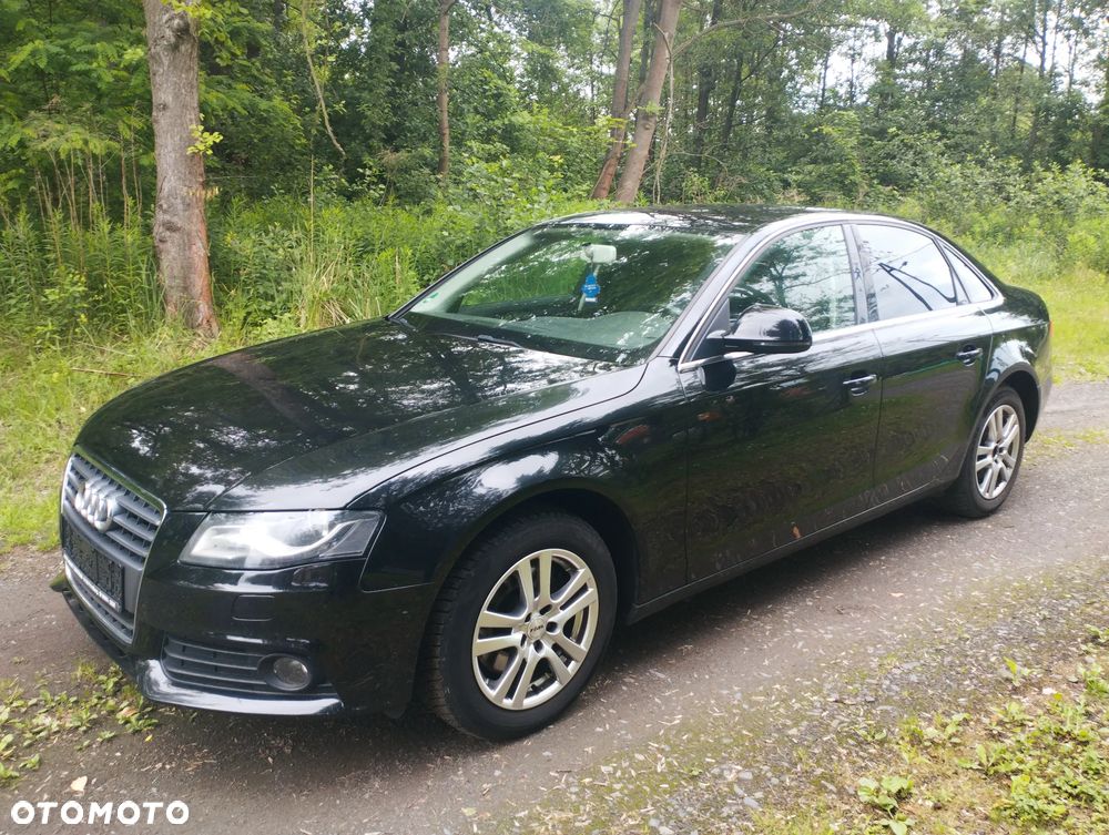 Audi A4 Limousine - 1