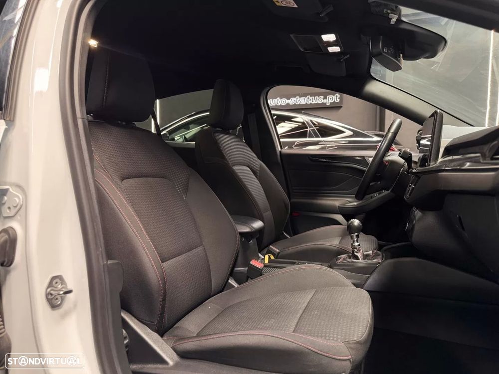 Ford Focus 1.0 EcoBoost MHEV ST-Line Design SIP - 23
