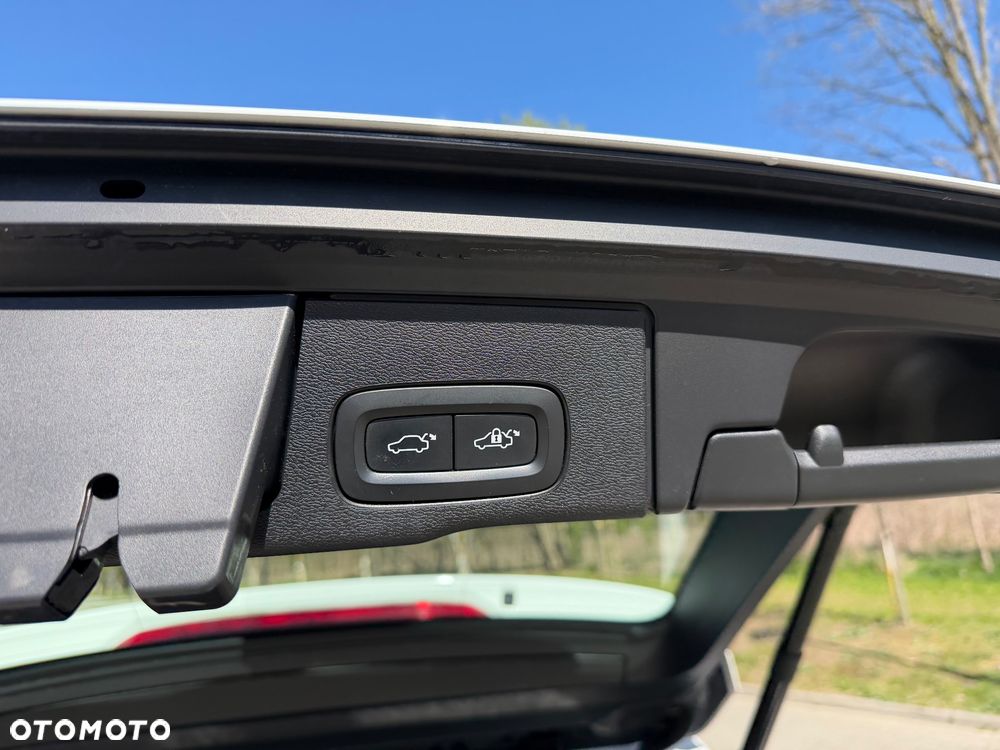 Volvo XC 60 T8 AWD Plug-In Hybrid Inscription Expression - 12