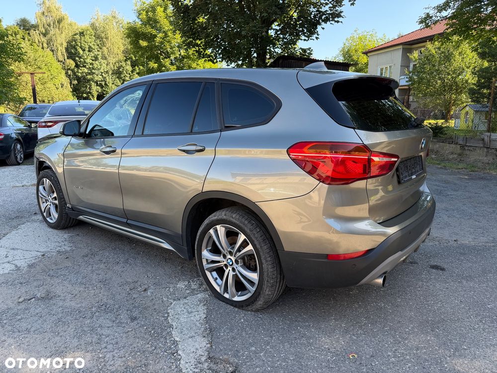 BMW X1 xDrive20i Sport Line - 5