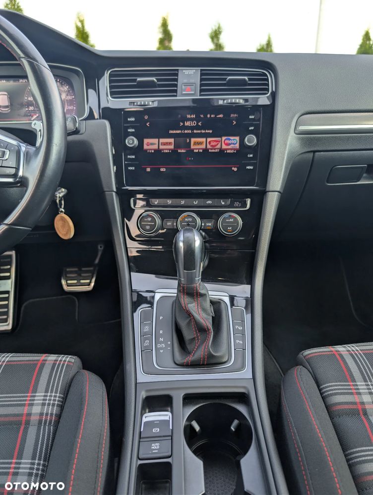 Volkswagen Golf GTI Performance BlueMotion Technology DSG - 22