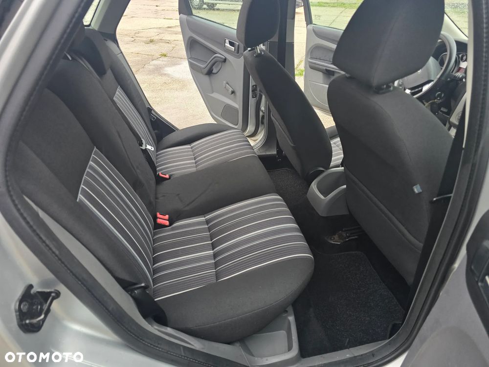 Ford Focus - 8