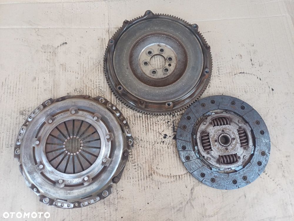Koło zamachowe sprzęgło Citroen Berlingo III 1.6 VTi 9800251080 - 3