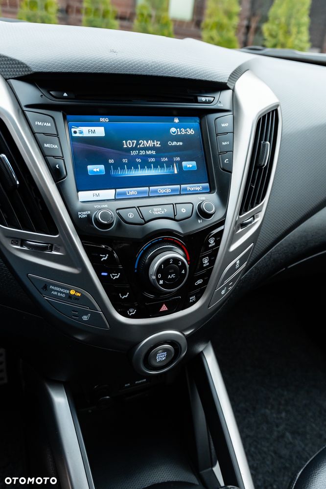 Hyundai Veloster 1.6 Premium - 37