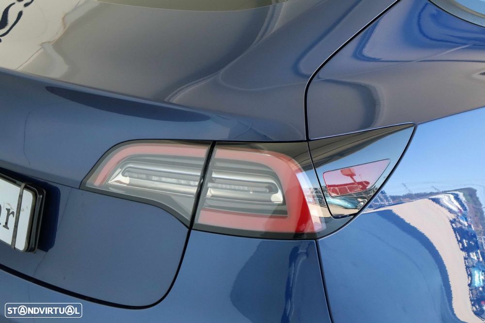 Tesla Model 3 - 9