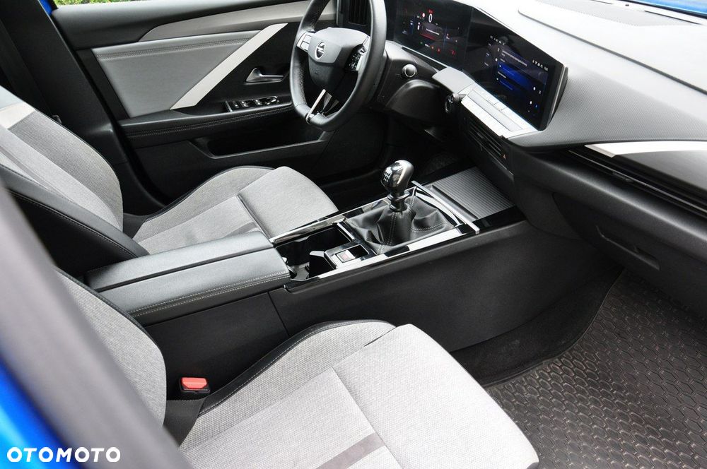 Opel Astra 1.2 T Business Edition S&S - 10