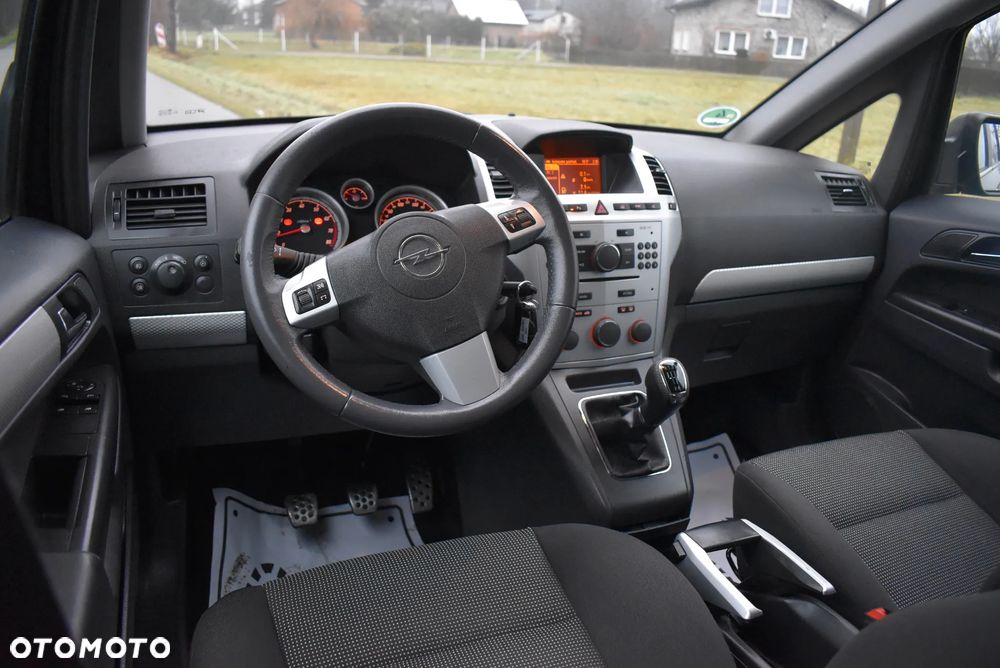 Opel Zafira 1.8 Sport - 21