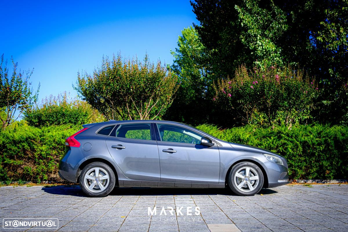 Volvo V40 1.6 D2 Momentum - 4