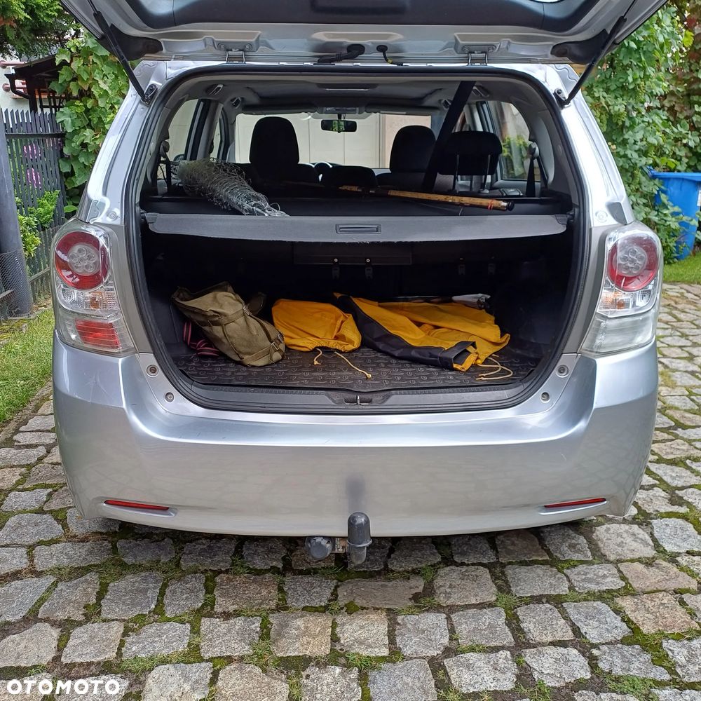 Toyota Verso 2.0 D-4D - 13