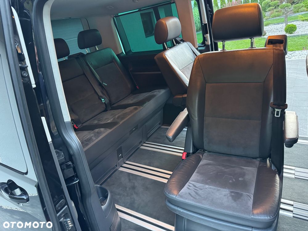 Volkswagen Multivan - 23