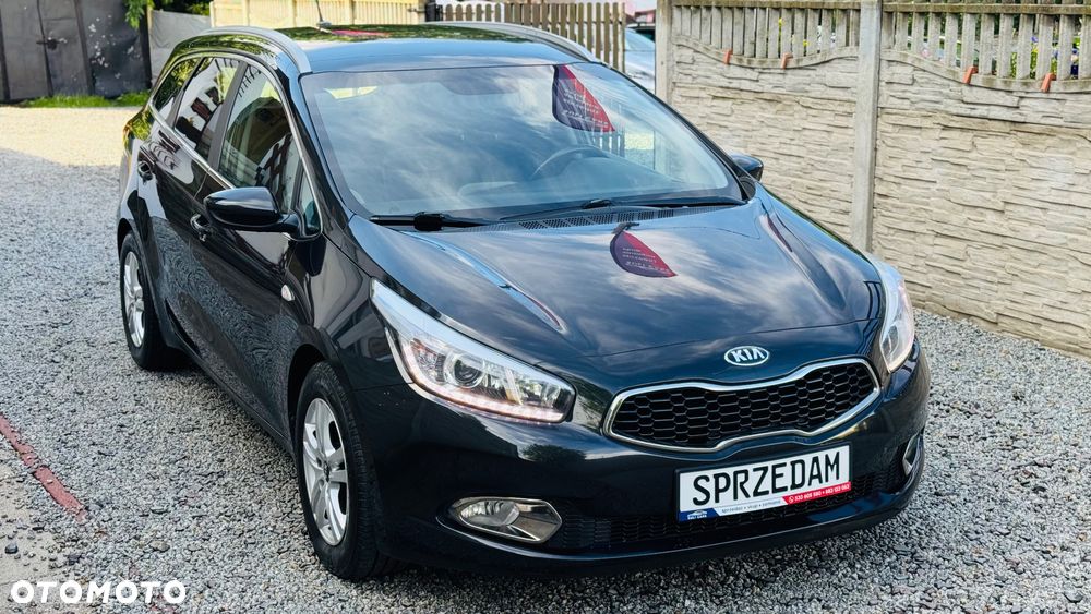 Kia Ceed 1.6 CRDi 128 Dream Team Edition - 30