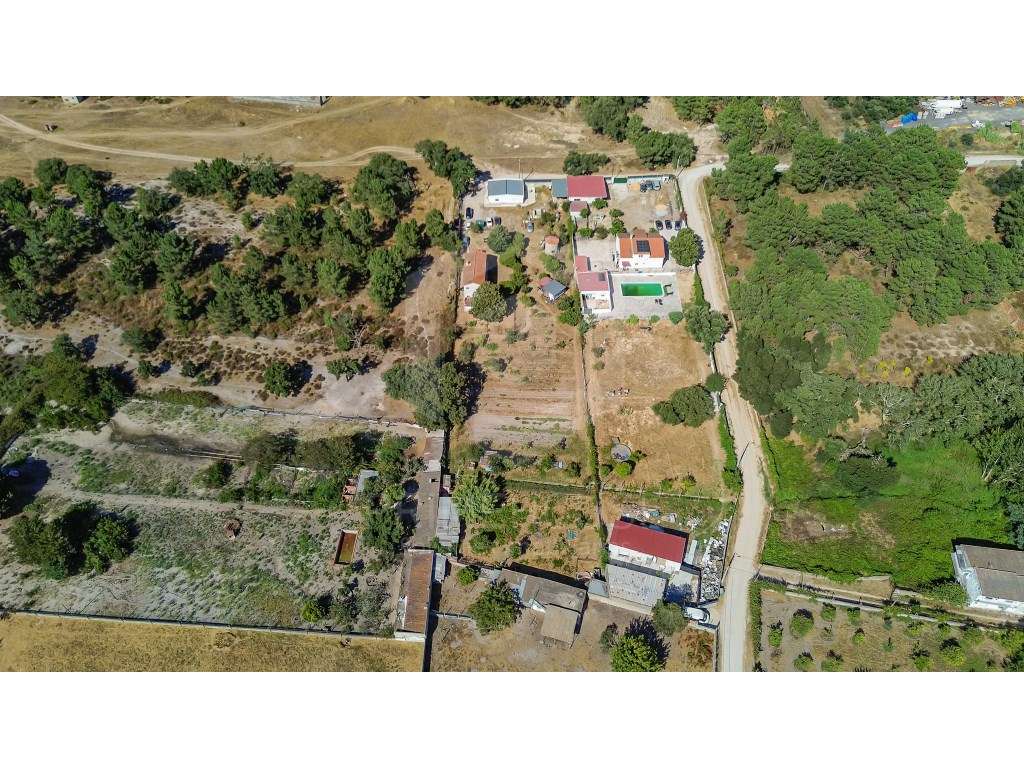 Moradia T2 com anexo inserida em 5000 m2 de terreno - Grande imagem: 3/60