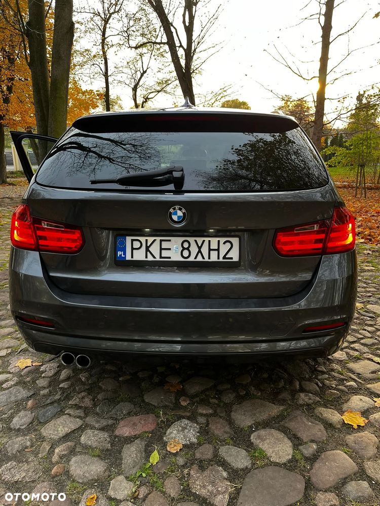 BMW Seria 3 325d Sport-Aut Sport Line - 24