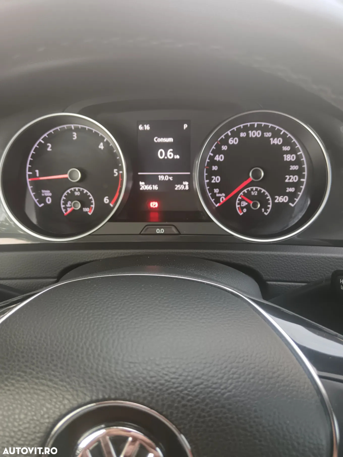 Volkswagen Golf 1.6 TDI DSG Comfortline - 2