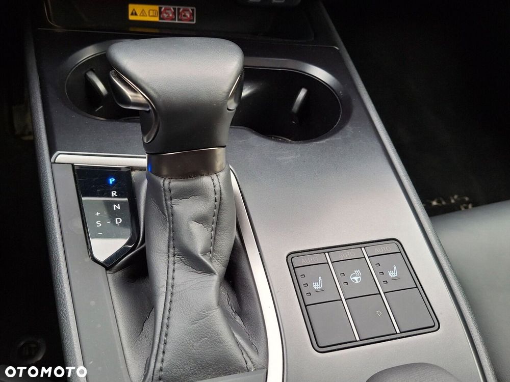 Lexus UX 250h GPF F Sport Design 2WD - 38