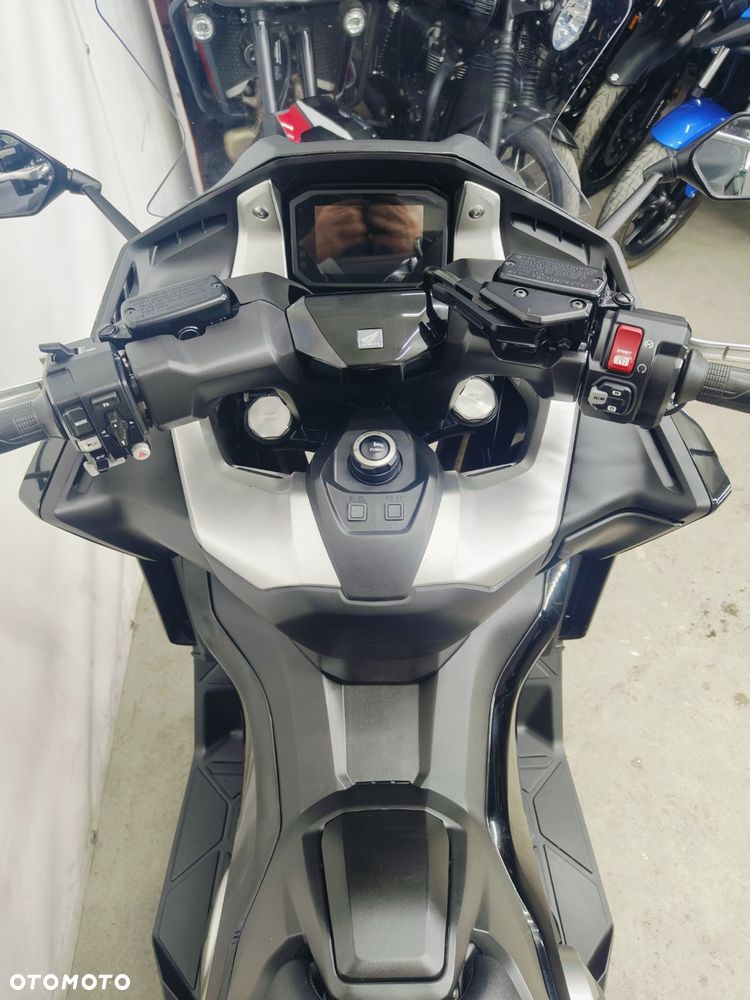 Honda NSS - 16
