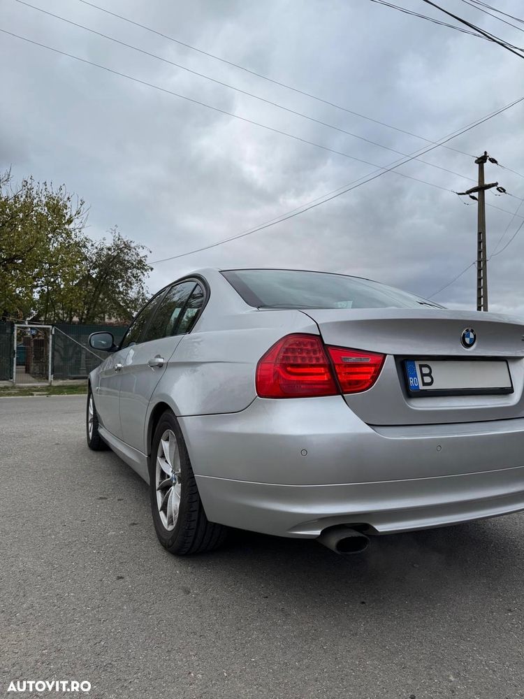 BMW Seria 3 320i Aut. - 2