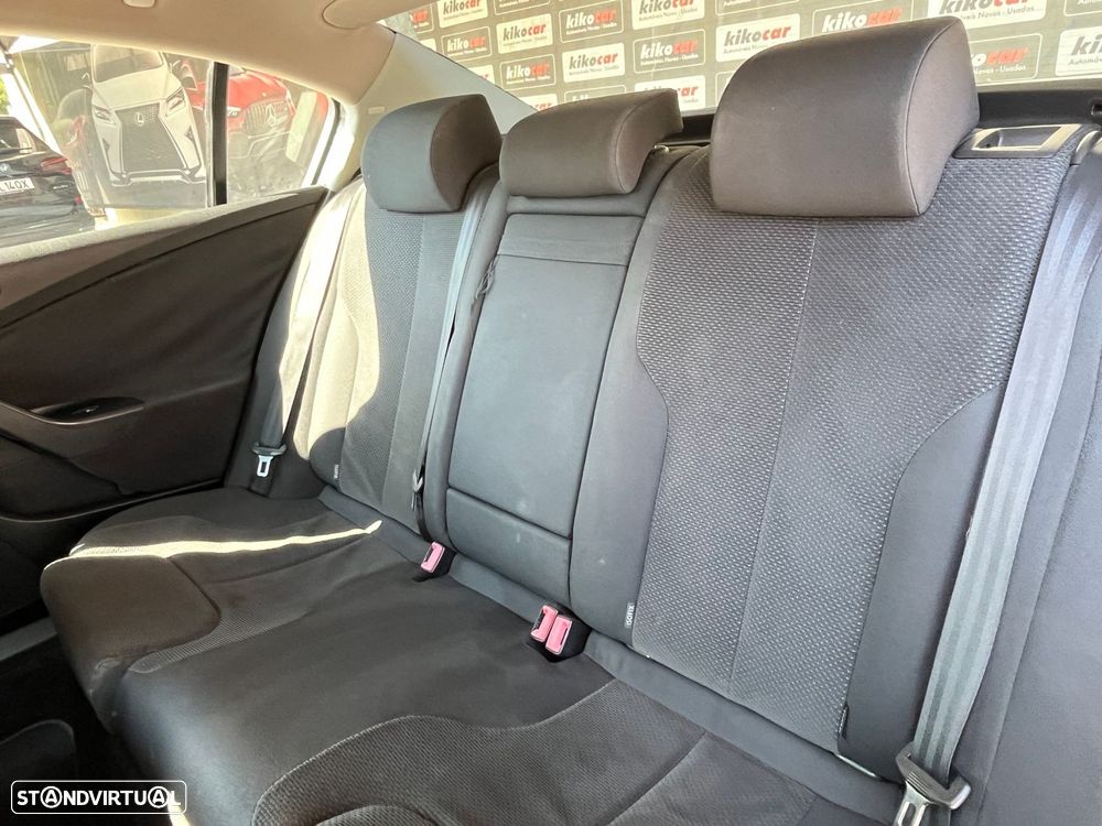 VW Passat 2.0 TDI Highline - 36