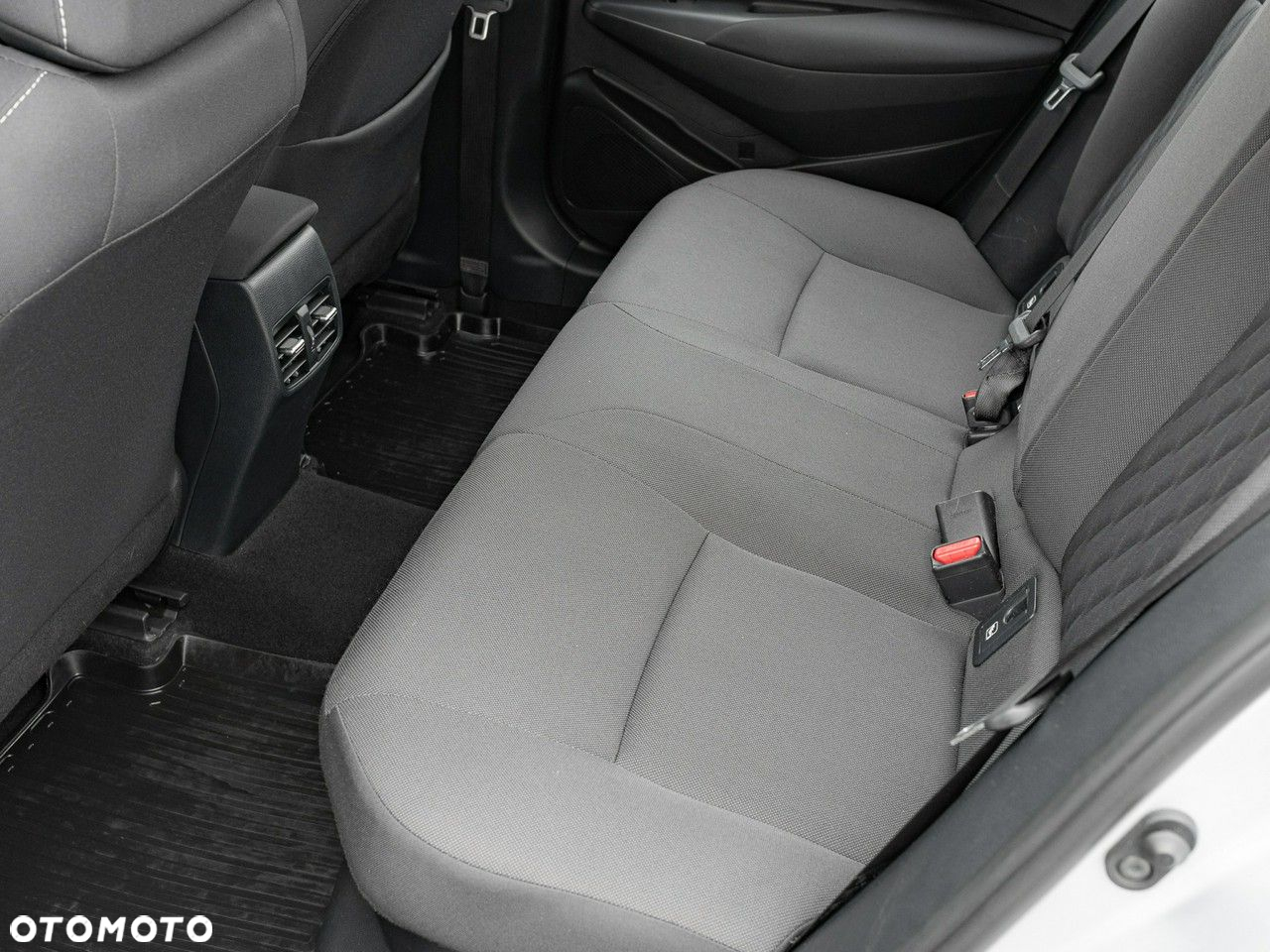 Toyota Corolla 1.8 Hybrid Comfort - 27