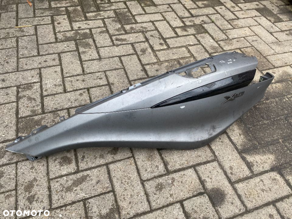 Boczek owiewka lewy Piaggio  X10 125cm - 2
