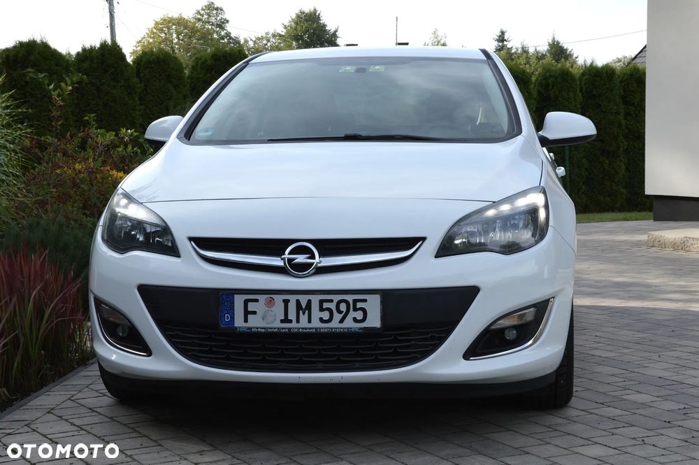 Opel Astra 1.4 ecoFLEX Cosmo - 2