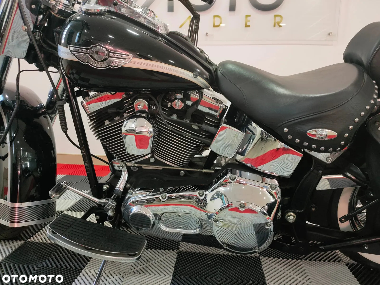 Harley-Davidson Softail Heritage Classic - 13