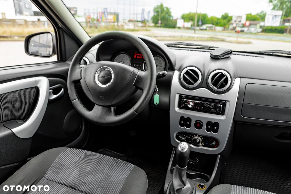 Dacia Logan 1.6 16V Laureate - 28