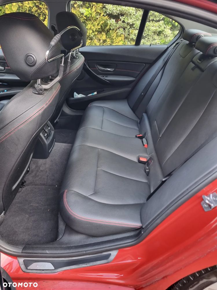 BMW Seria 3 328i xDrive Sport Line - 9