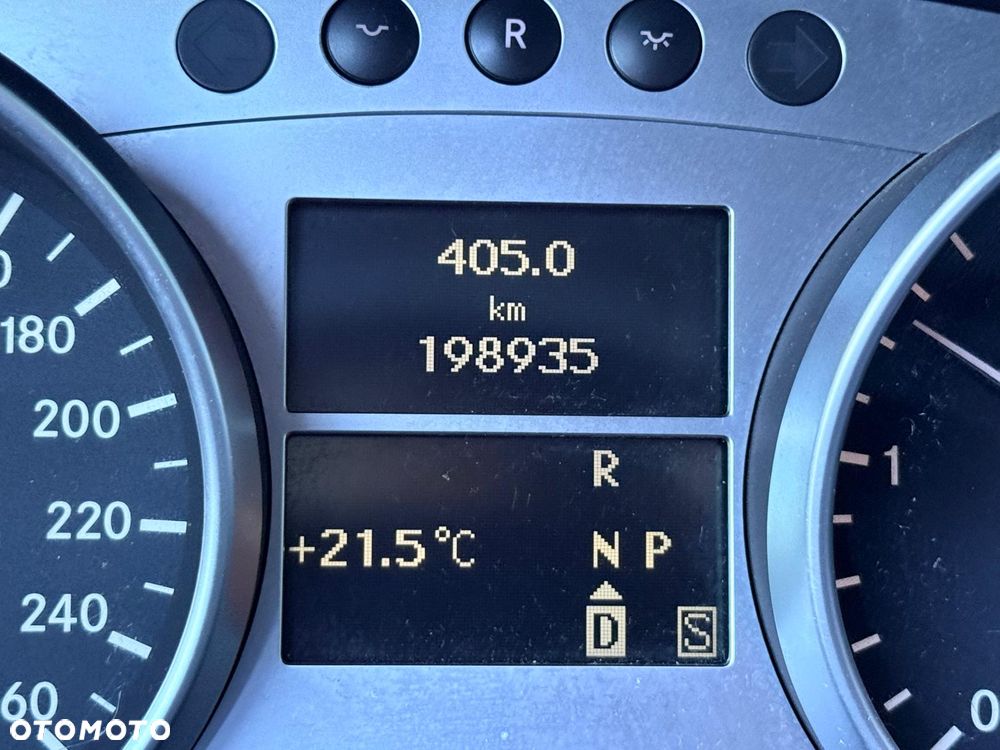 Mercedes-Benz Klasa R 320 CDI 4-Matic - 17