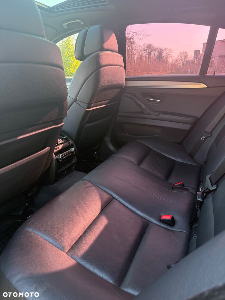 BMW Seria 5 535d xDrive Sport-Aut - 13