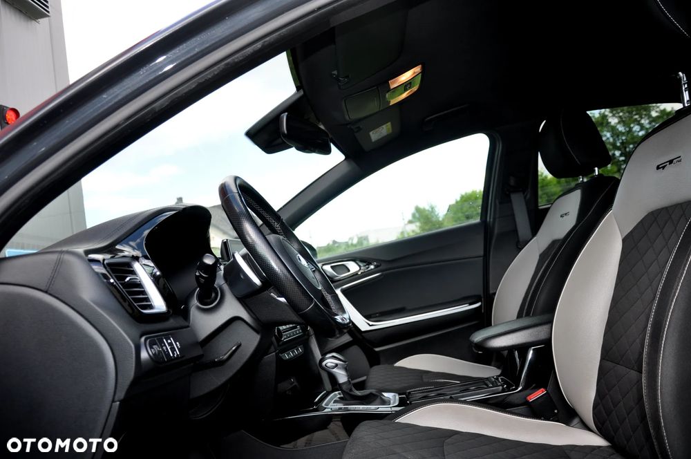 Kia Ceed 1.6 CRDi DCT GT Line - 24