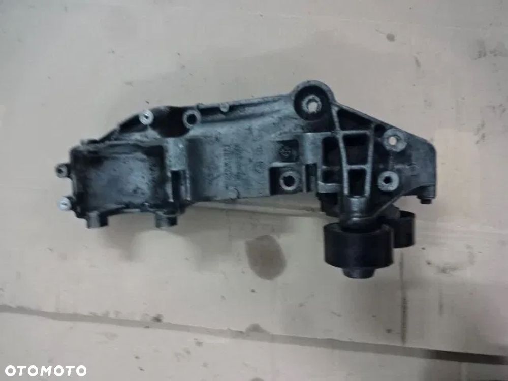RENAULT MASTER III 2.3 DCI MOVANO B PODSTAWA ALTERNATORA ŁAPA - 1
