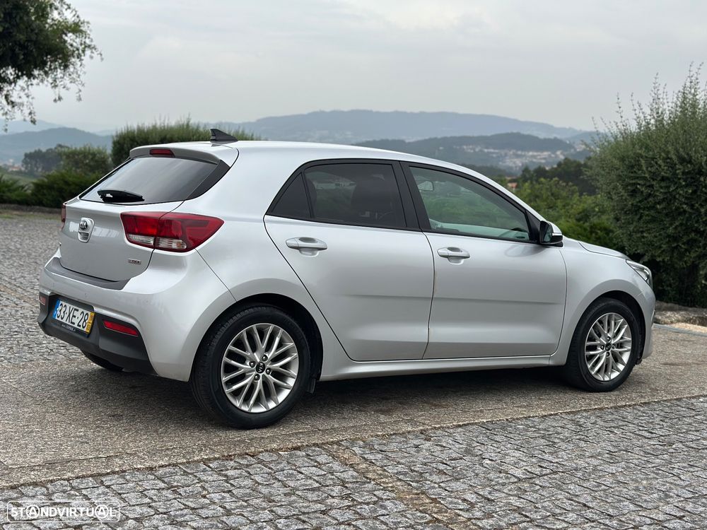 Kia Rio 1.2 CVVT Urban - 38