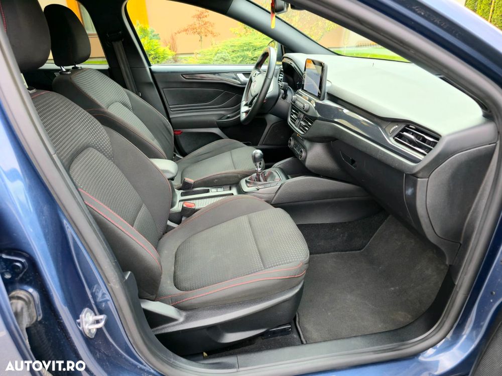 Ford Focus 1.0 EcoBoost Hybrid ST-LINE DESIGN - 11