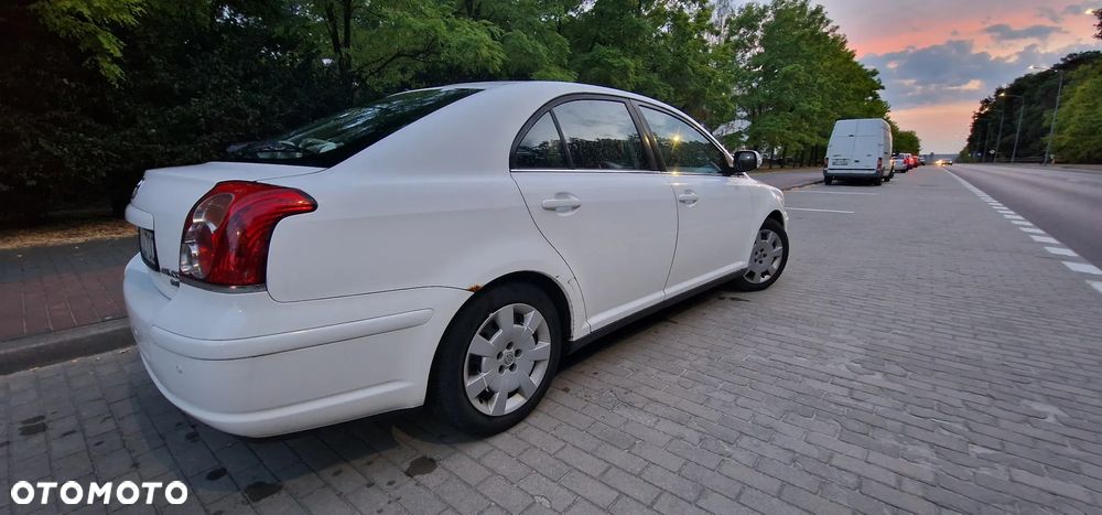 Toyota Avensis - 27