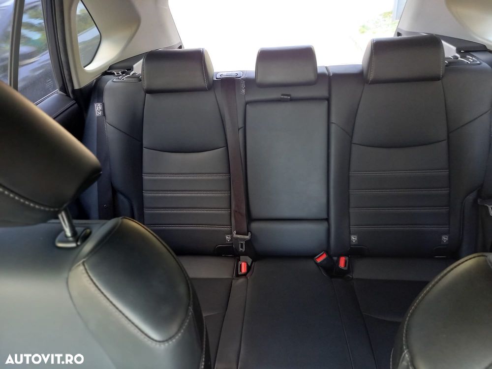Toyota RAV4 2.5 VVT-iE 4x4 Luxury - 28
