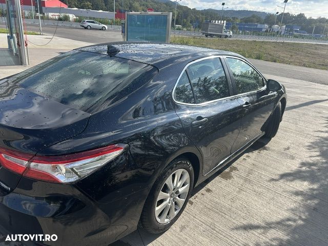 Toyota Camry - 3