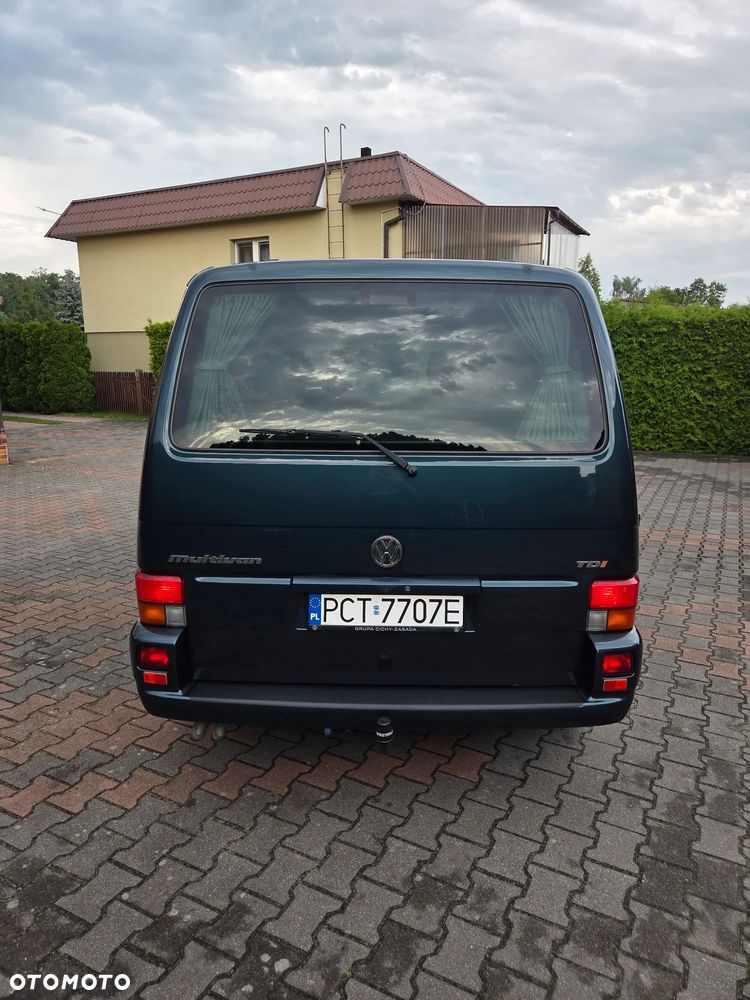 Volkswagen Multivan - 17