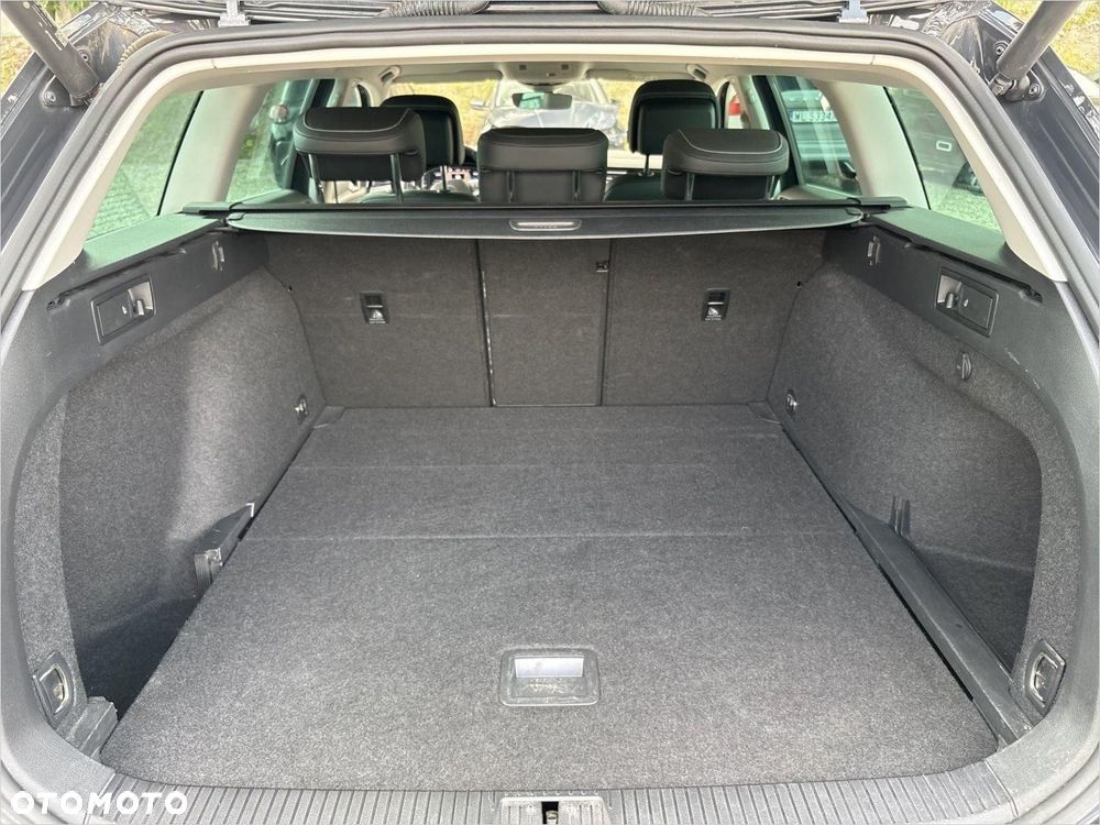 Volkswagen Passat Variant 2.0 TDI 4Mot Elegance DSG - 18