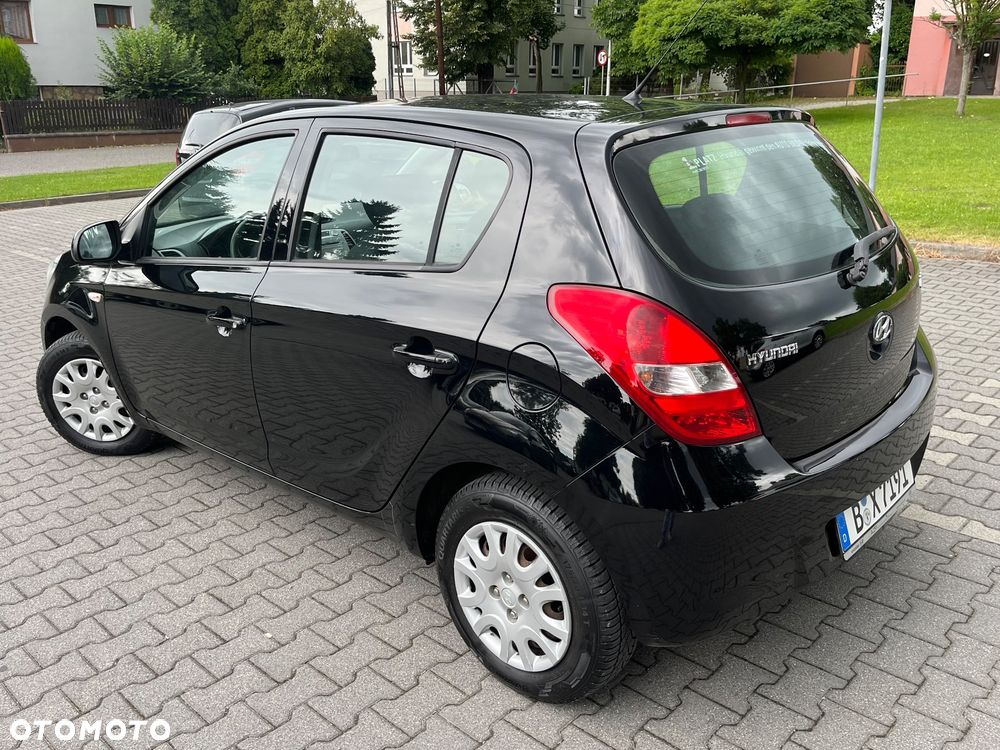 Hyundai i20 1.2 FIFA WM Edition - 11