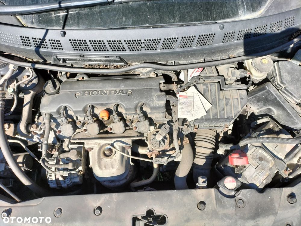 HONDA CIVIC VIII SEDAN 1.8 B92P MASKA DRZWI PRZÓD TYŁ LEWY PRAWY KLAPA BAGAŻNIKA ZDERZAK BELKA PRZÓD TYŁ BŁOTNIK SZYBA LUSTERKO LAMPA SILNIK SKRZYNIA CAŁY NA CZĘŚCI - 4